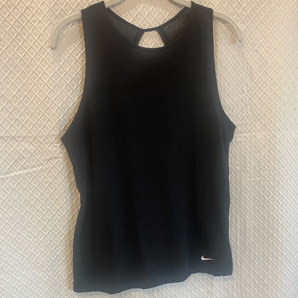 Nike open back activewear tank. Black. Medium.